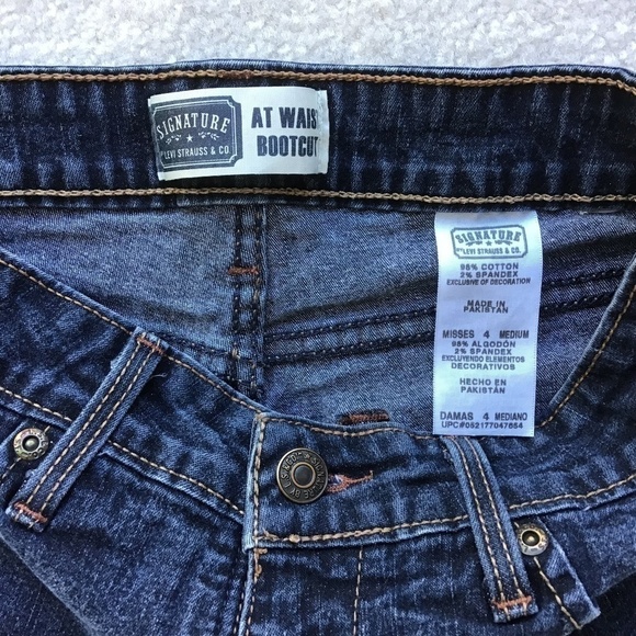 LEVI's AT WAIST BOOTCUT SIZE 4 MEDIUM BLUE JEANS - Picture 6 of 7